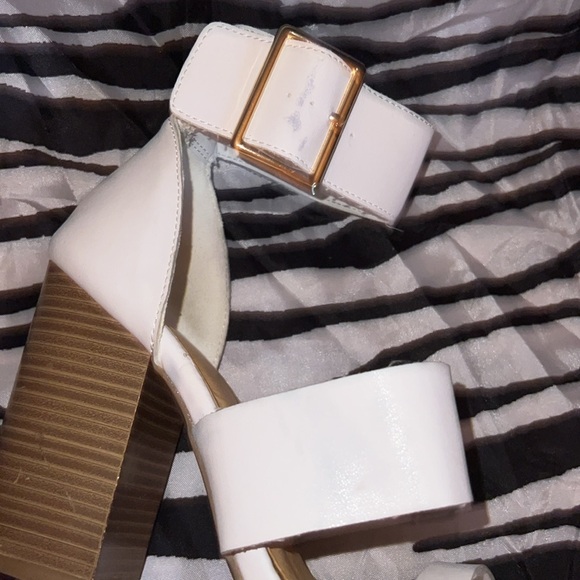 Summer Spring White Charlotte Russe heels - Picture 7 of 9